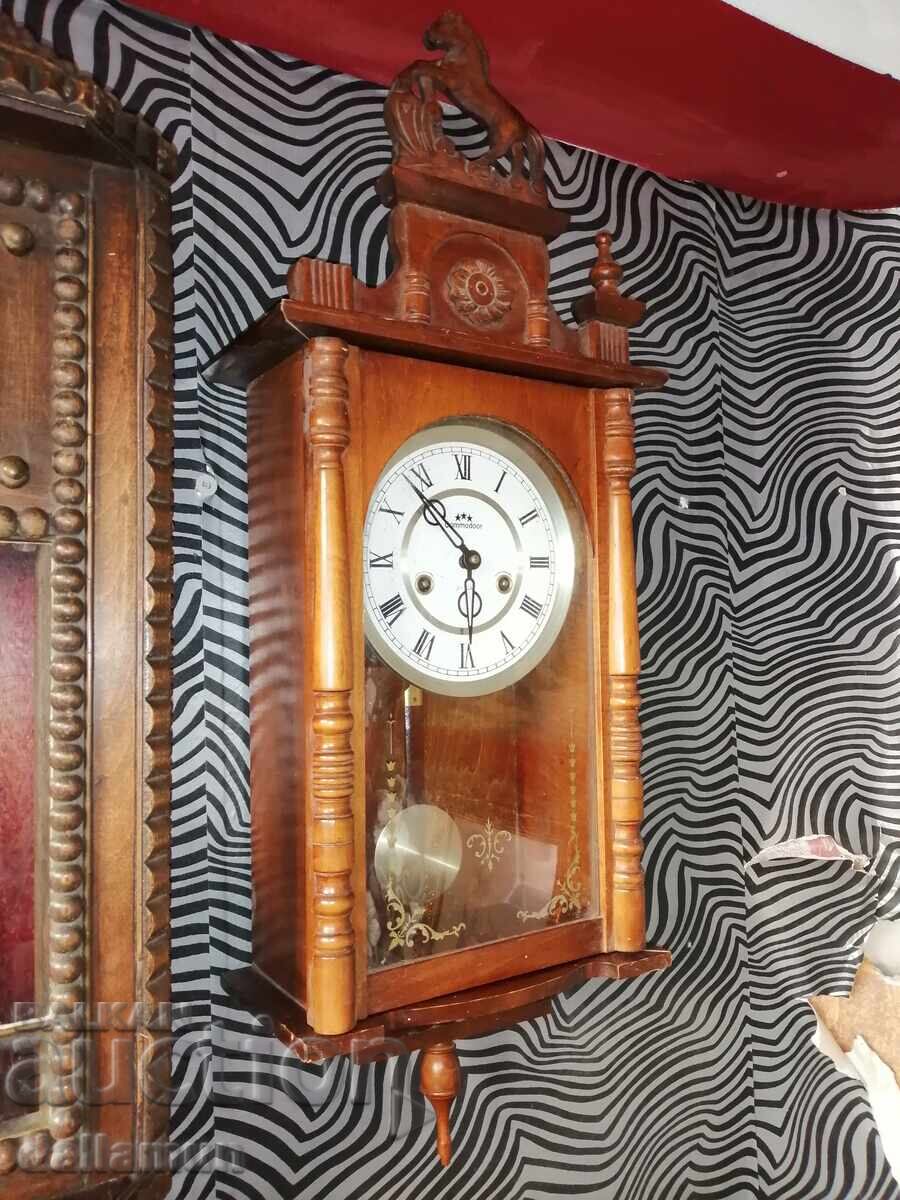 Delivery of old wooden wall clock Commodore Delivery of old wooden wall clock Commodore