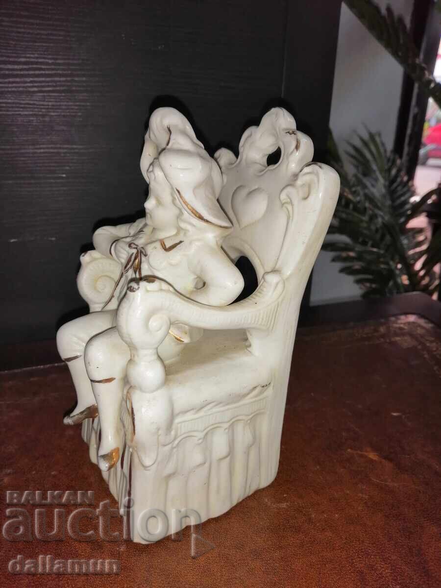 Auction old porcelain figurine 15 cm Auction old porcelain figurine 15 cm