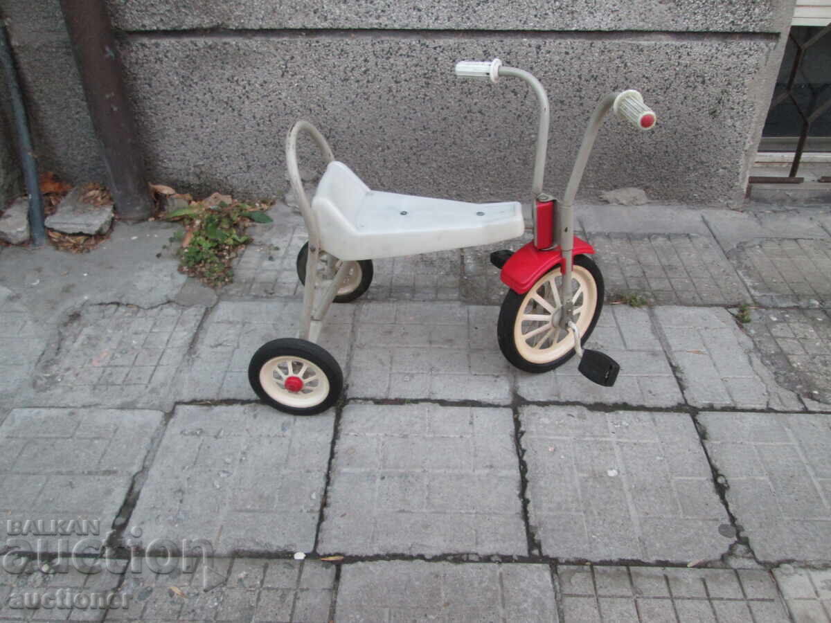OLD CHILDREN'S BIKE VERY WELL PRESERVED with price 100.00 BGN | € 51.13