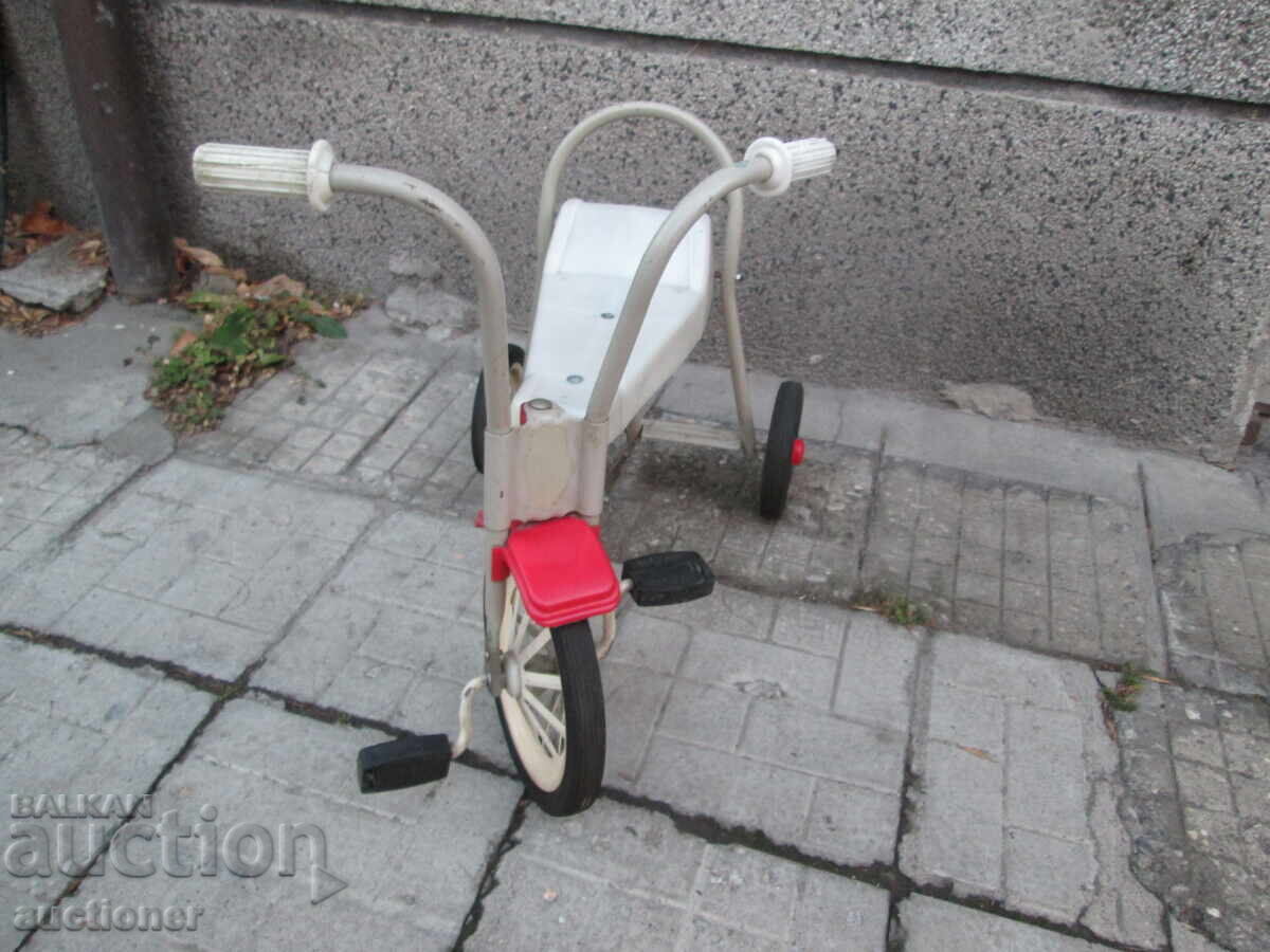 Auction  OLD CHILDREN'S BIKE VERY WELL PRESERVED