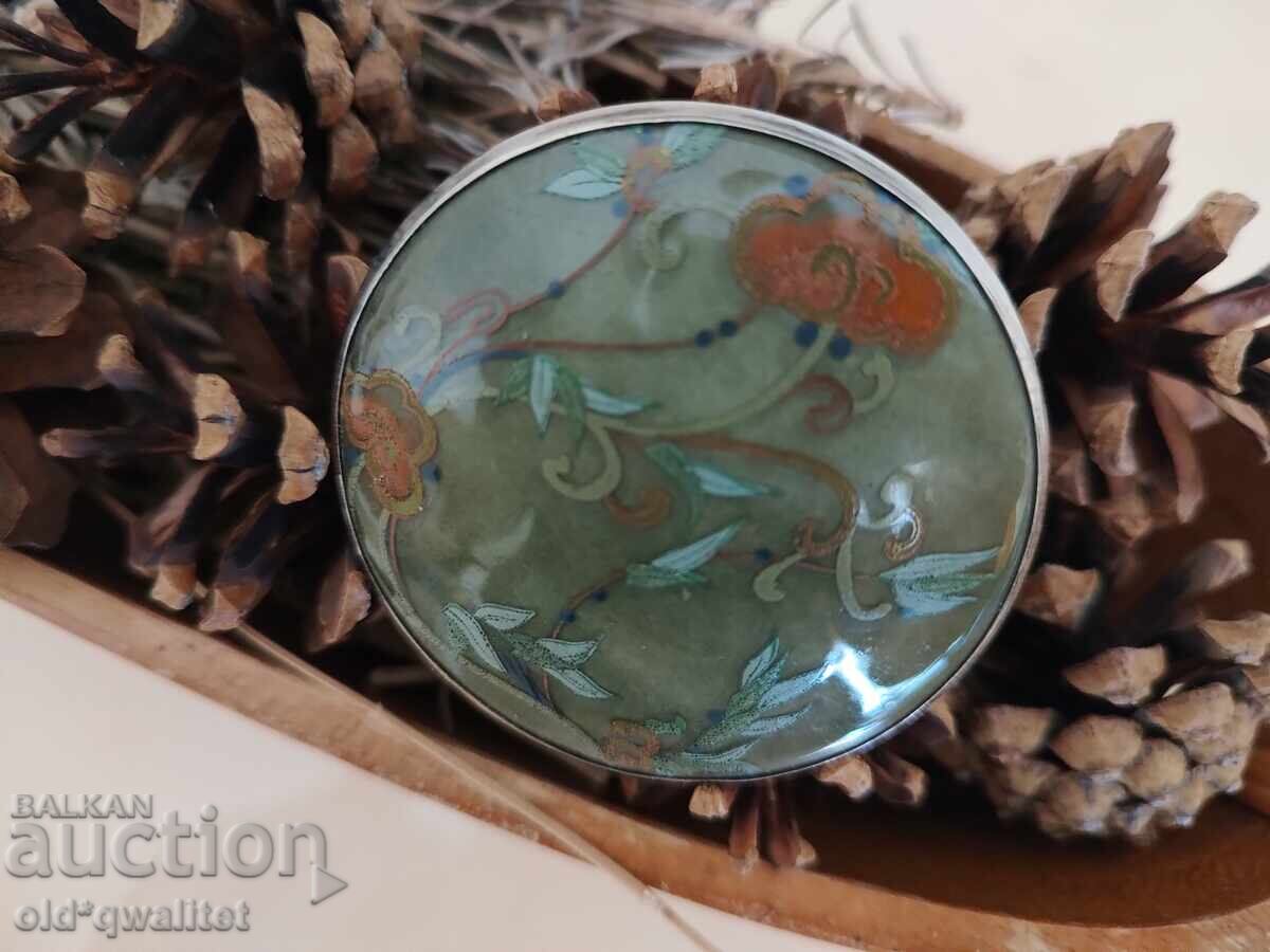 Brooch, 5.5 cm diameter, beauty and style with price 197.00 BGN | € 100.72 Brooch, 5.5 cm diameter, beauty and style with price 197.00 BGN | € 100.72