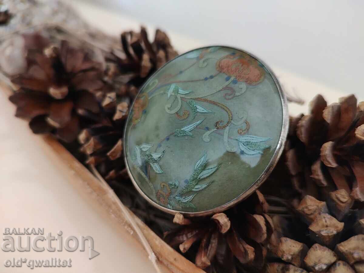 Auction Brooch, 5.5 cm diameter, beauty and style Auction Brooch, 5.5 cm diameter, beauty and style