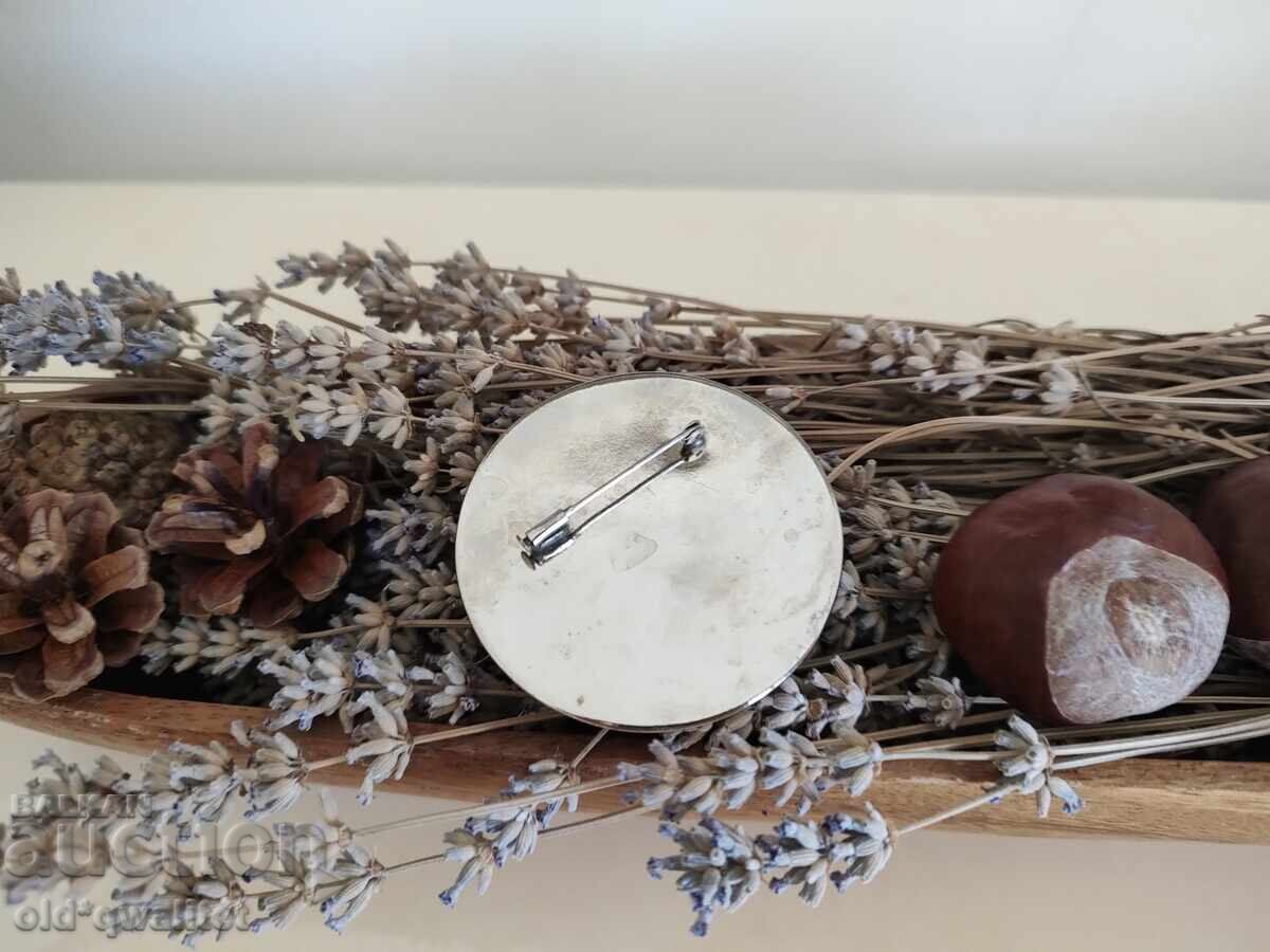 Delivery of Brooch, 5.5 cm diameter, beauty and style Delivery of Brooch, 5.5 cm diameter, beauty and style