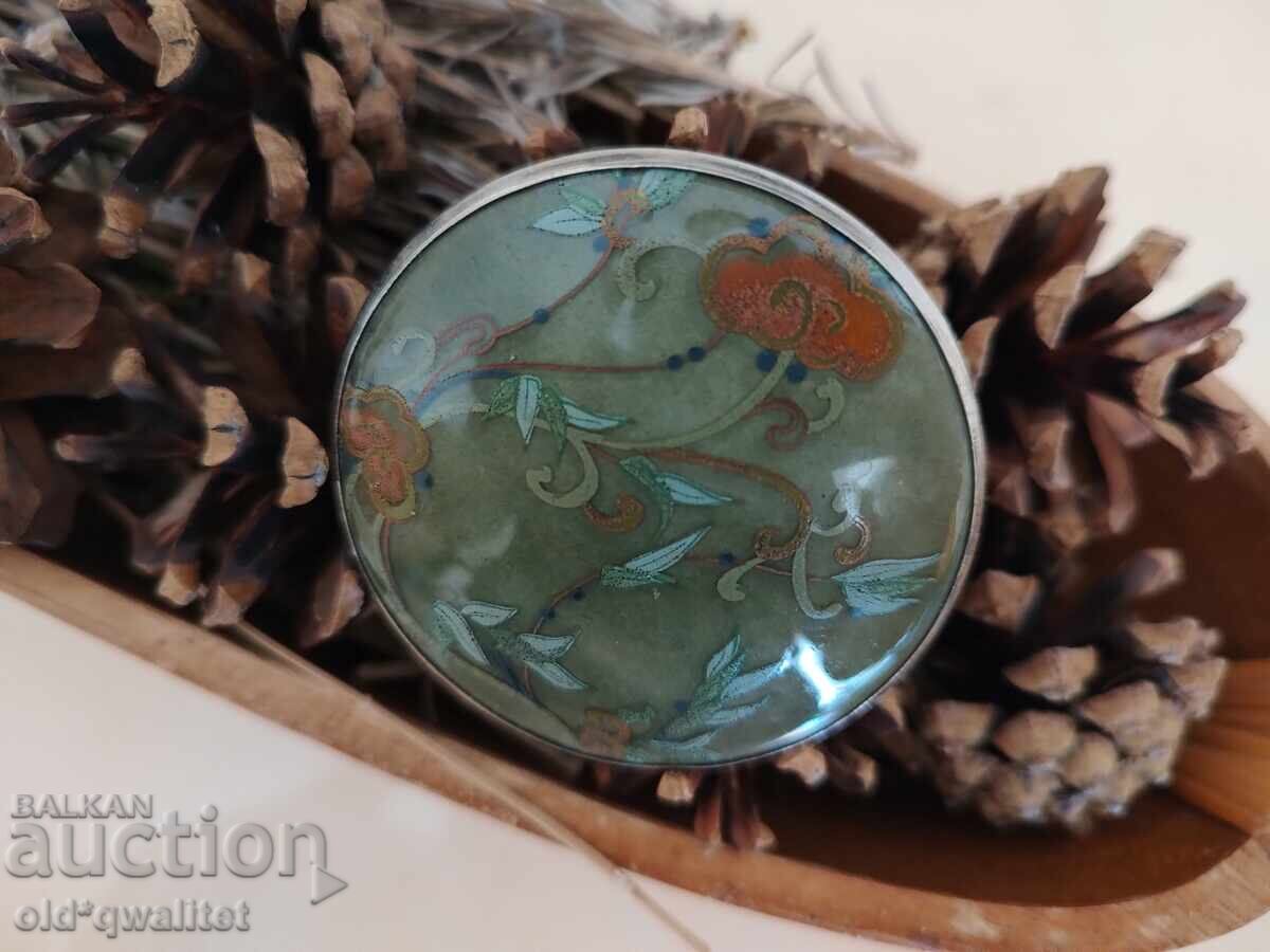 Brooch, 5.5 cm diameter, beauty and style Brooch, 5.5 cm diameter, beauty and style