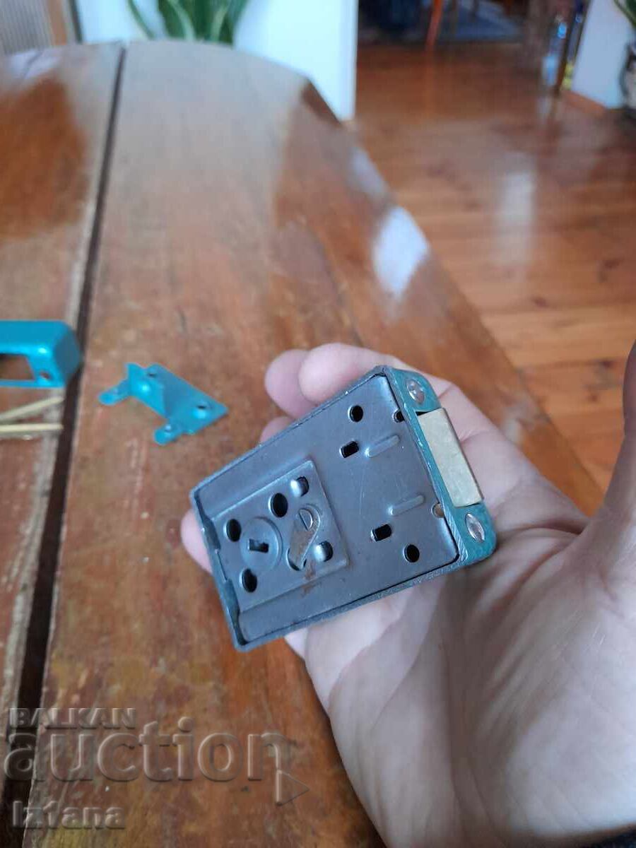 Παλαιά πρόσθετη κλειδαριά, μάνδαλο με τιμή 42.00 BGN | € 21.47