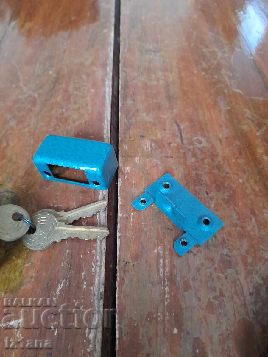 Παράδοση Παλαιά πρόσθετη κλειδαριά, μάνδαλο