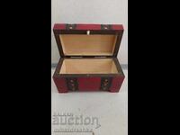 Jewelry box