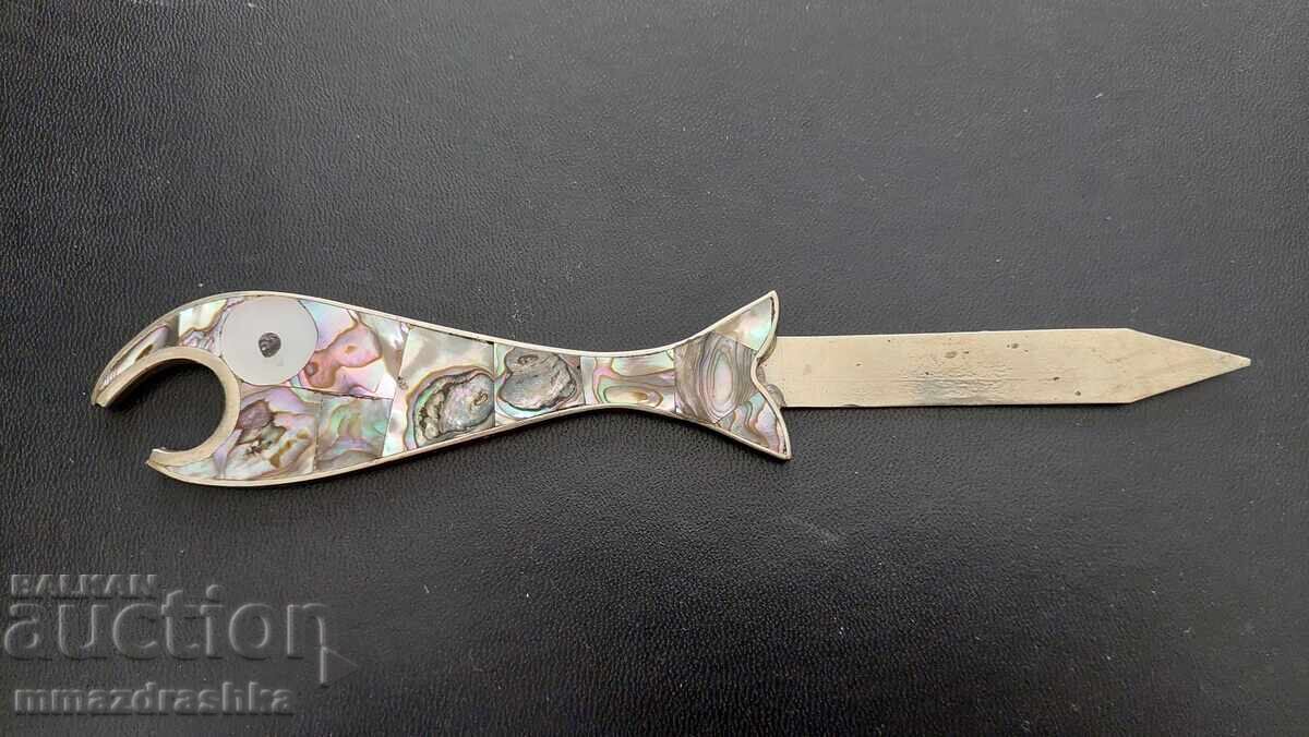 Knife with mother-of-pearl handle