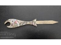 Knife with mother-of-pearl handle