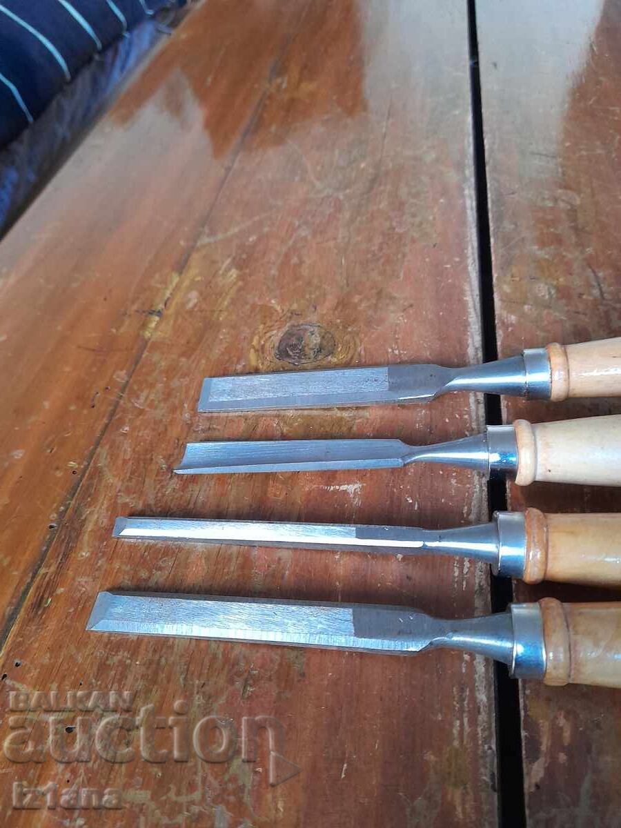 Old carpenter's chisels with price 55.00 BGN | € 28.12 Old carpenter's chisels with price 55.00 BGN | € 28.12