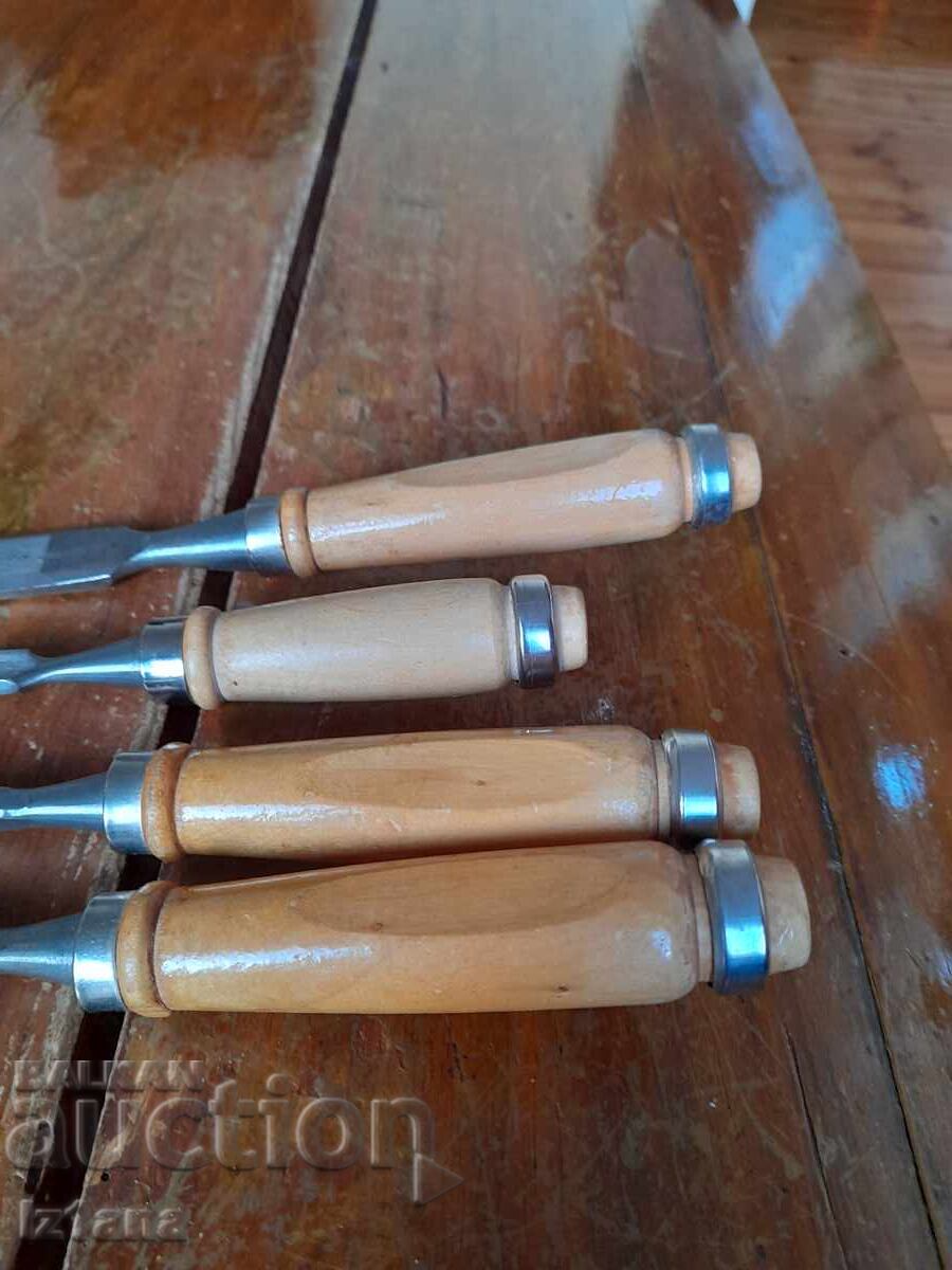 Auction Old carpenter's chisels Auction Old carpenter's chisels