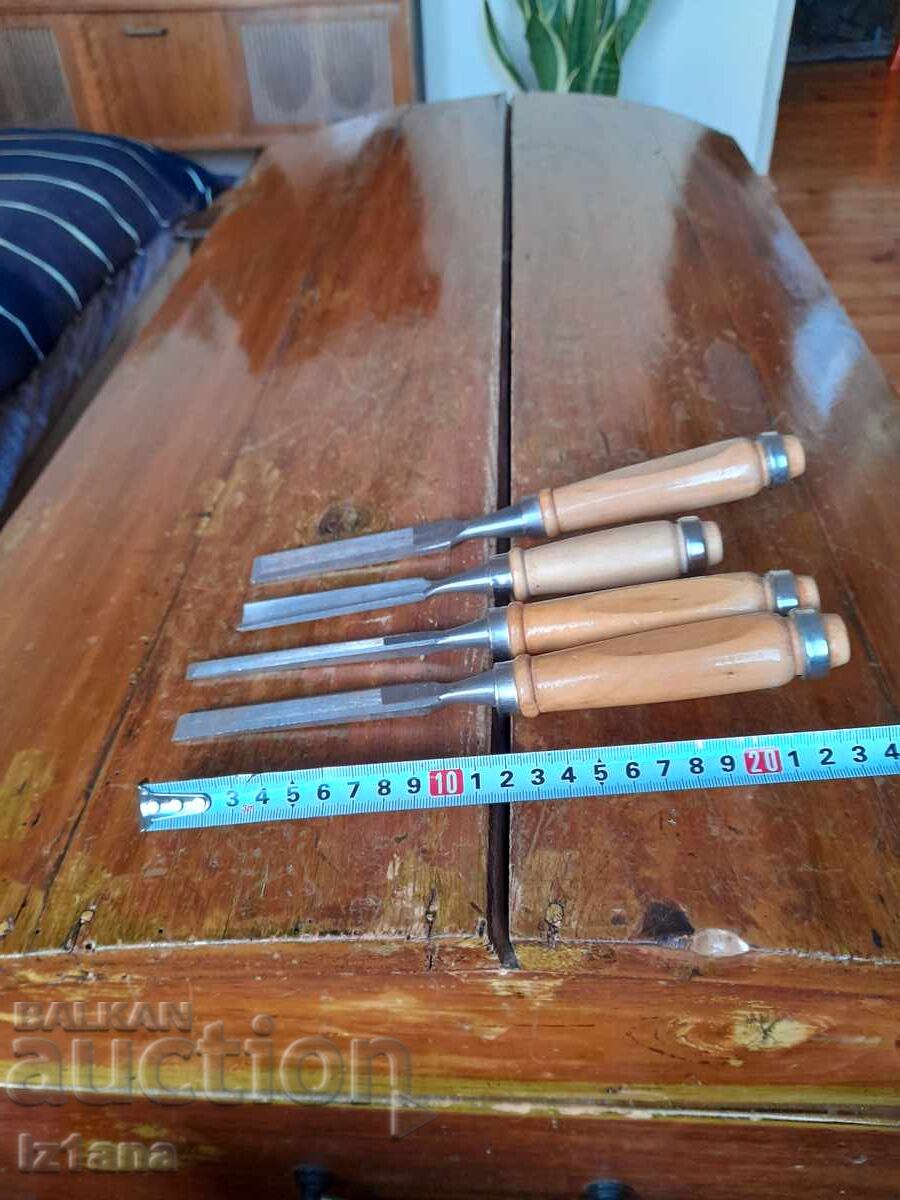 Old carpenter's chisels - 5 Old carpenter's chisels - 5