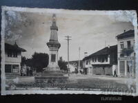 Трявна.Площада съ Паметника на войводата кап.Никола, 1939 г.