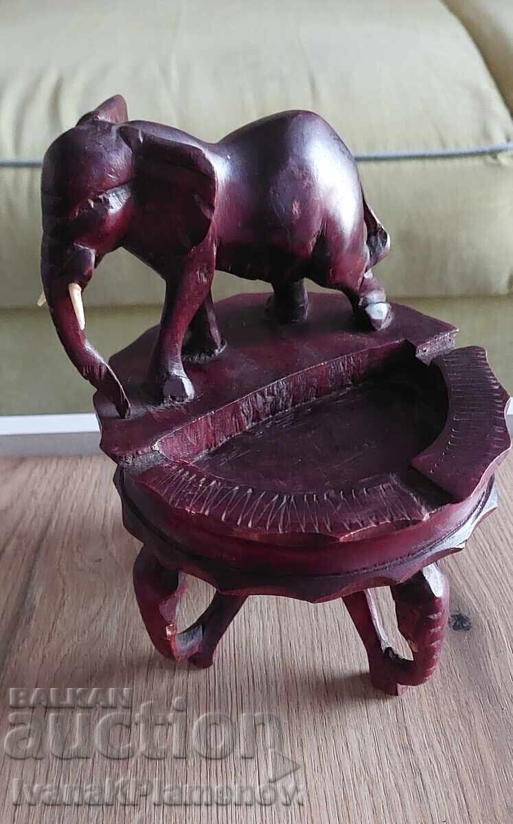 Auction Wood carving Africa for collectors Auction Wood carving Africa for collectors