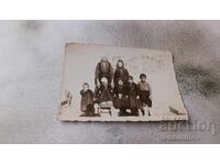 Photo Woman and children