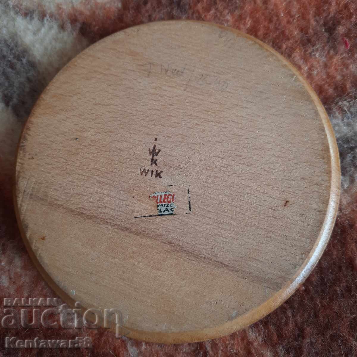 Wooden painted plate. with price 1.00 BGN | € 0.51