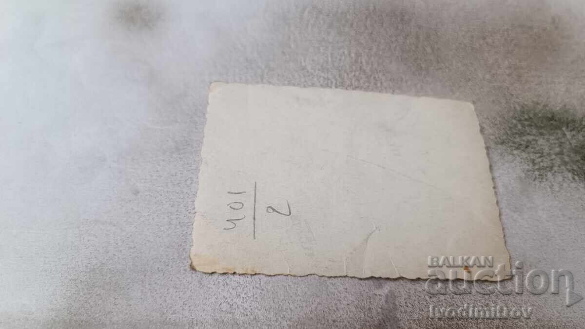 Εικόνα Δύο γυναίκες και ένα αγοράκι στην παραλία με τιμή 1.65 BGN | € 0.84 Εικόνα Δύο γυναίκες και ένα αγοράκι στην παραλία με τιμή 1.65 BGN | € 0.84