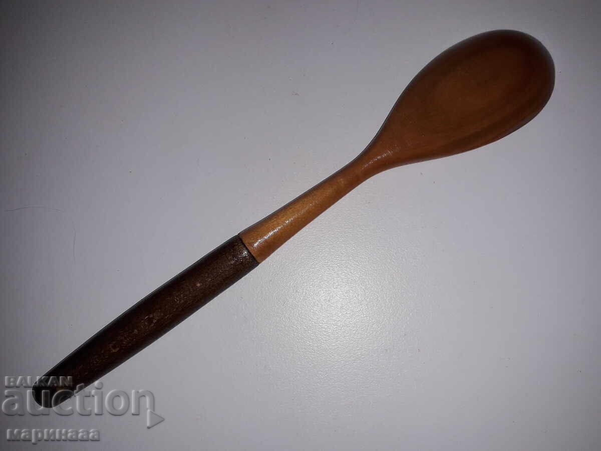 SPOON. 2 TYPES OF WOOD with price € 2.05 | 4.01 BGN