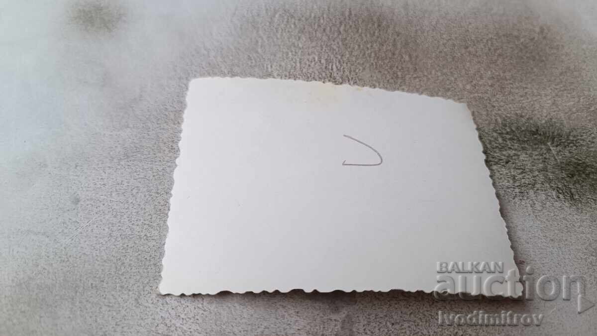 Φωτογραφία Άνθρωπος στην παραλία με τιμή 1.85 BGN | € 0.95 Φωτογραφία Άνθρωπος στην παραλία με τιμή 1.85 BGN | € 0.95