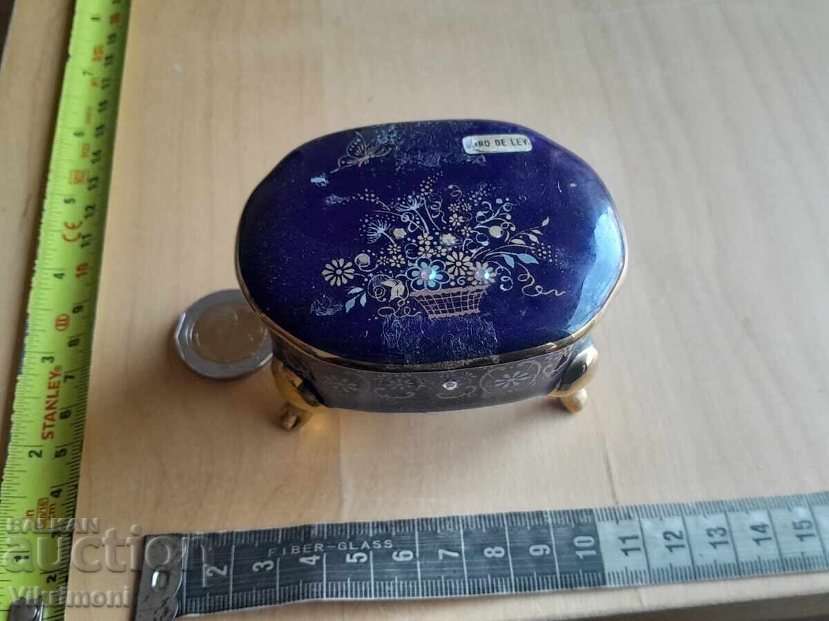 Limoges, porcelain, box, dish, marked with price 60.00 BGN | € 30.68