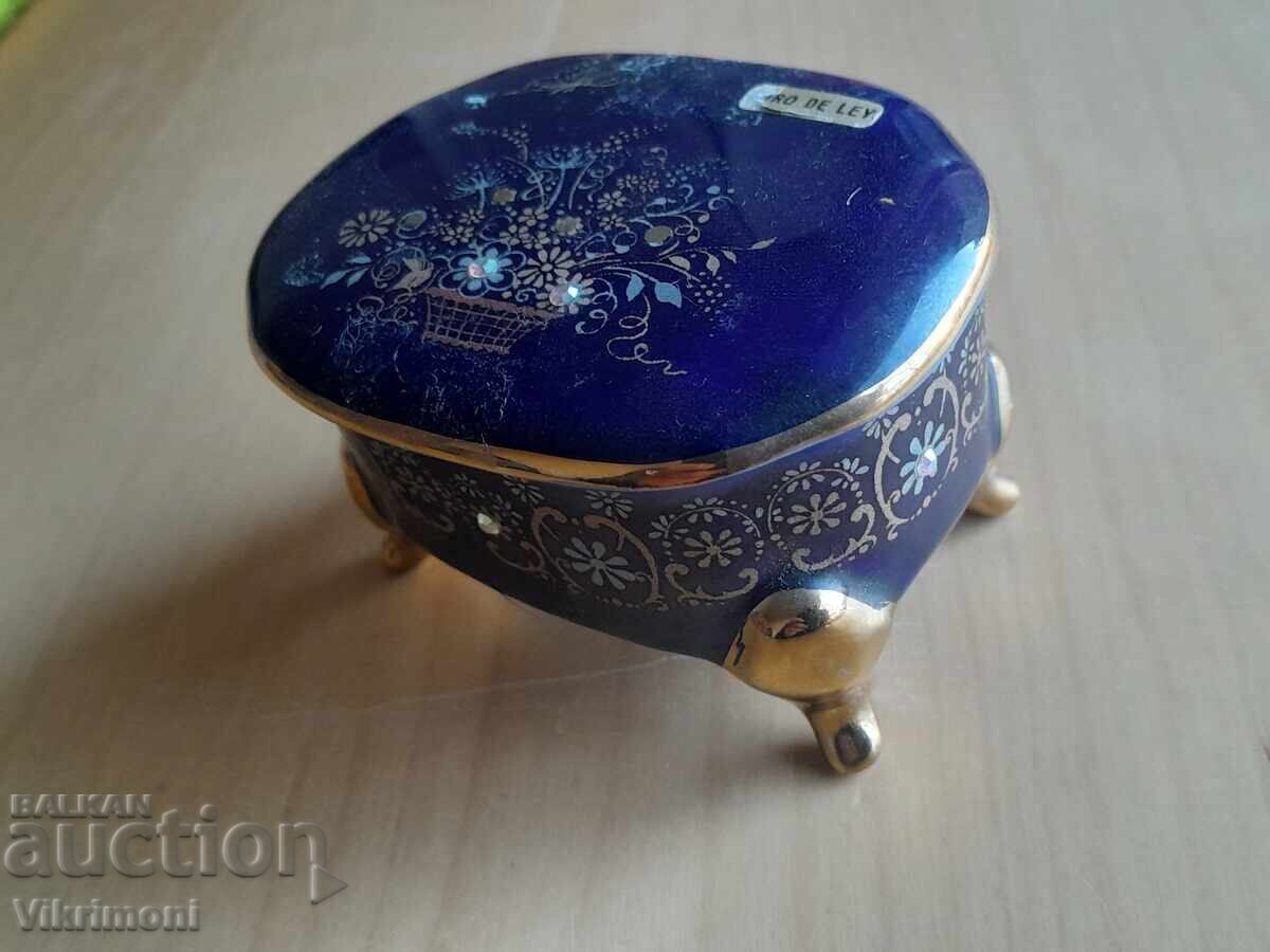 Delivery of Limoges, porcelain, box, dish, marked