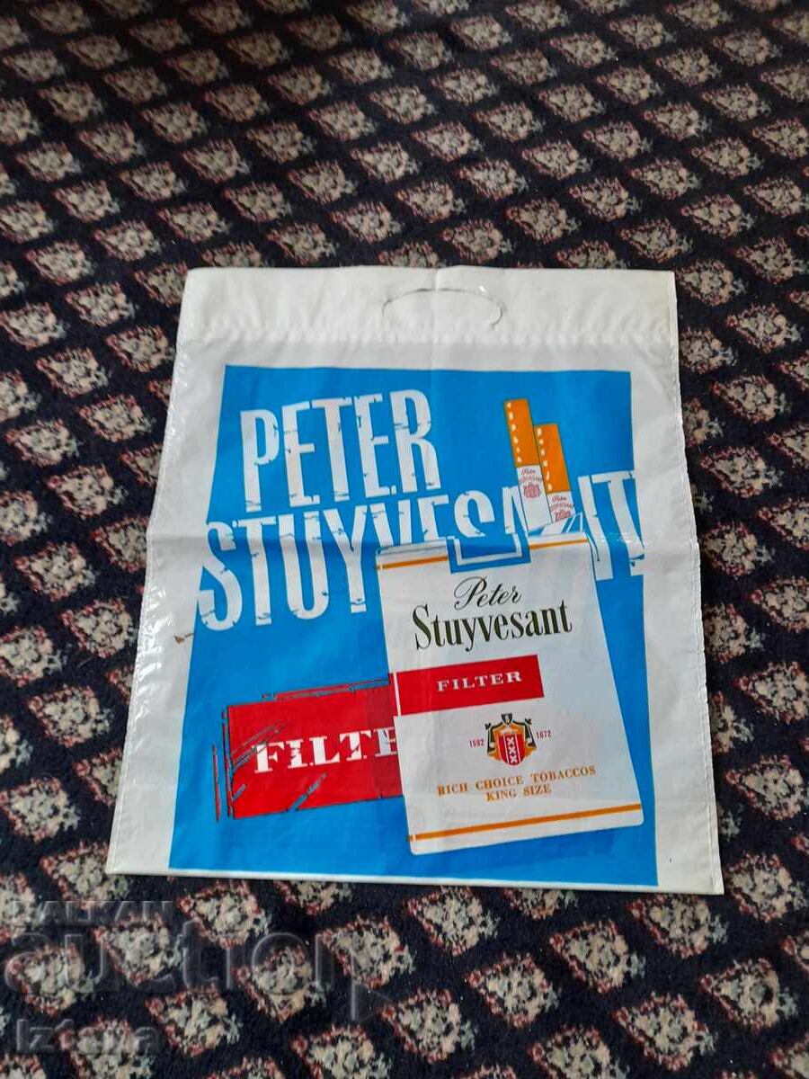 Vechea pungă de plastic Peter Stuyvesant