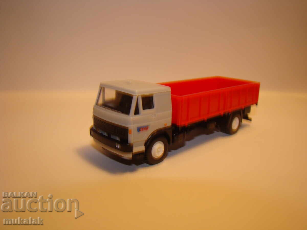 IGRA H0 1/87 LIAZ SKODA EUROPE TRUCK MODEL TROLLEY TRACTOR