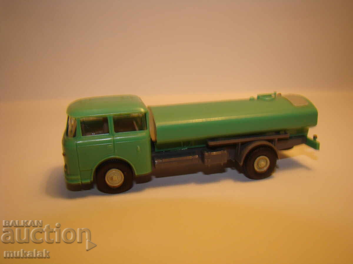 PERMOT H0 1/87 SKODA TRUCK MODEL TROLLEY TRACTOR