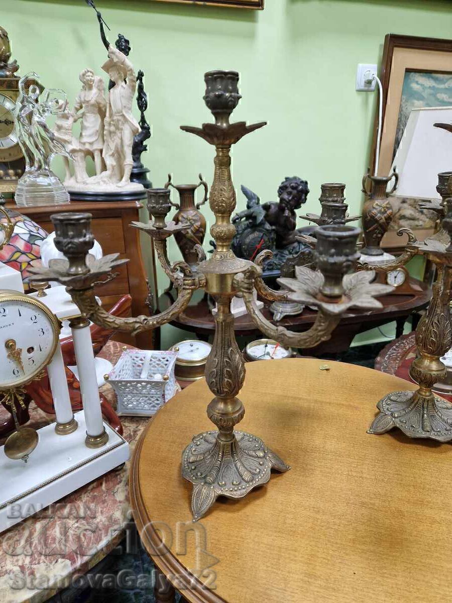 Δημοπρασία Ένα υπέροχο ζευγάρι γαλλικά μπρούτζινα κηροπήγια αντίκες