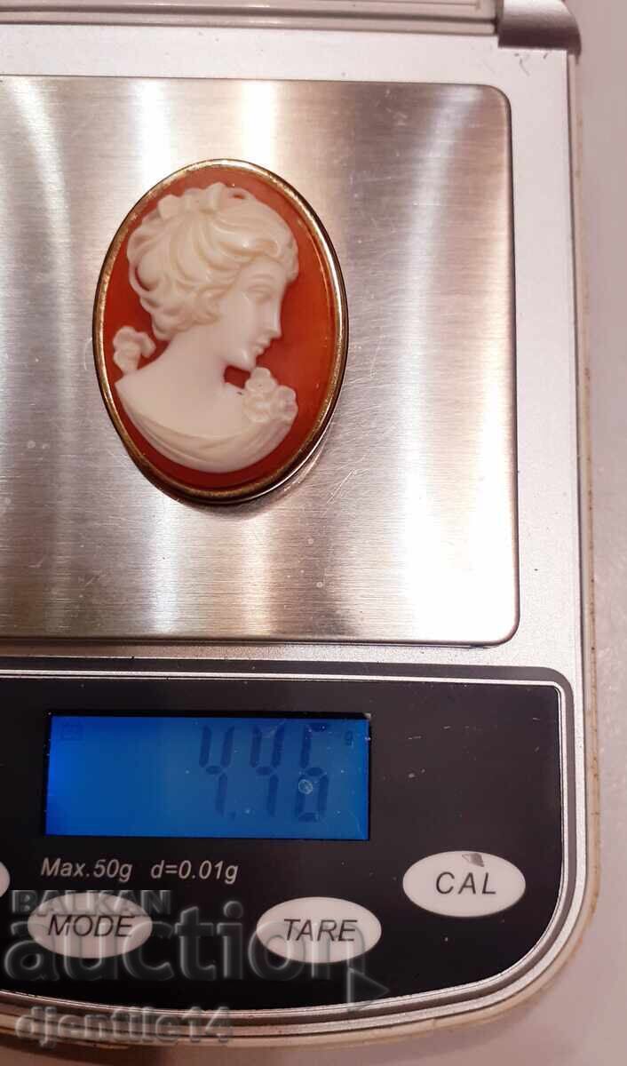 Аукцион Брошка камея