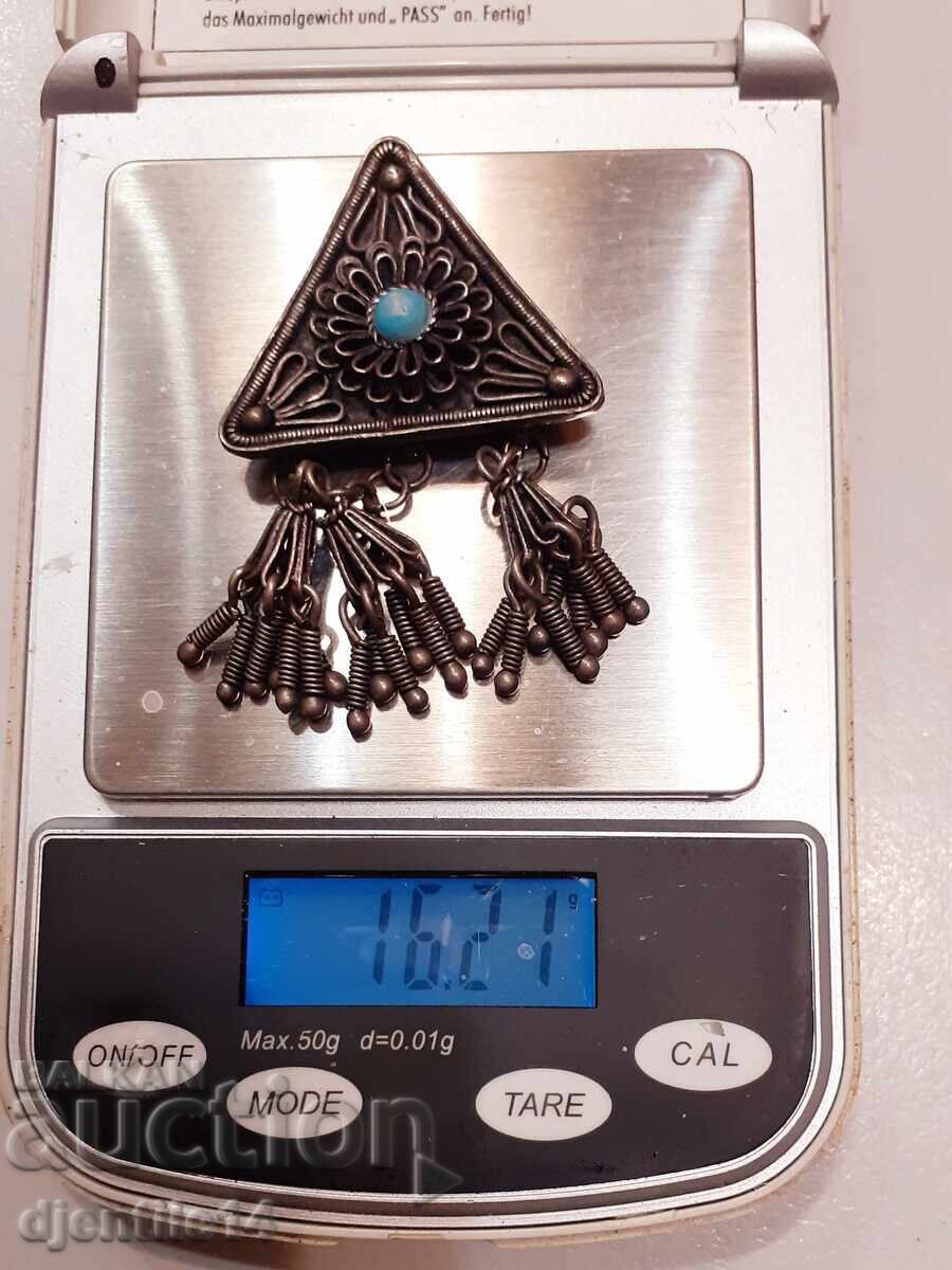 Auction Silver filigree brooch Auction Silver filigree brooch