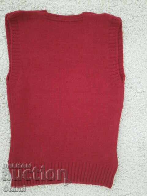 Machine-knitted sleeveless bouclé sweater, tile color - 6
