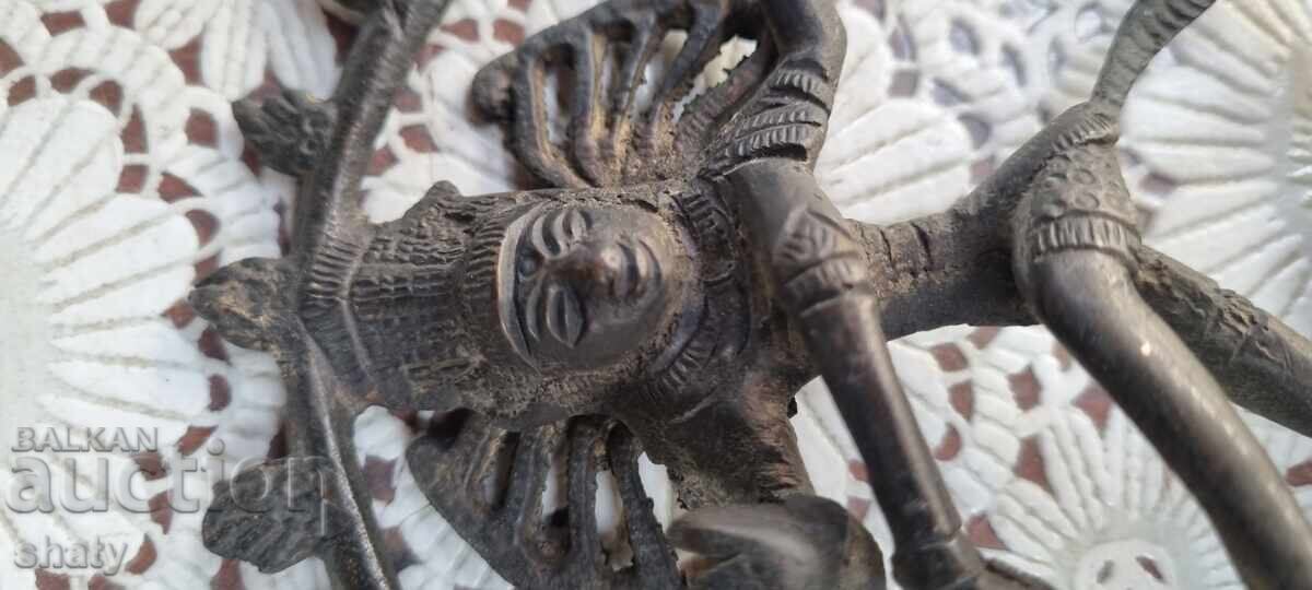 Figura veche din bronz cu preț 65.00 BGN | € 33.23 Figura veche din bronz cu preț 65.00 BGN | € 33.23