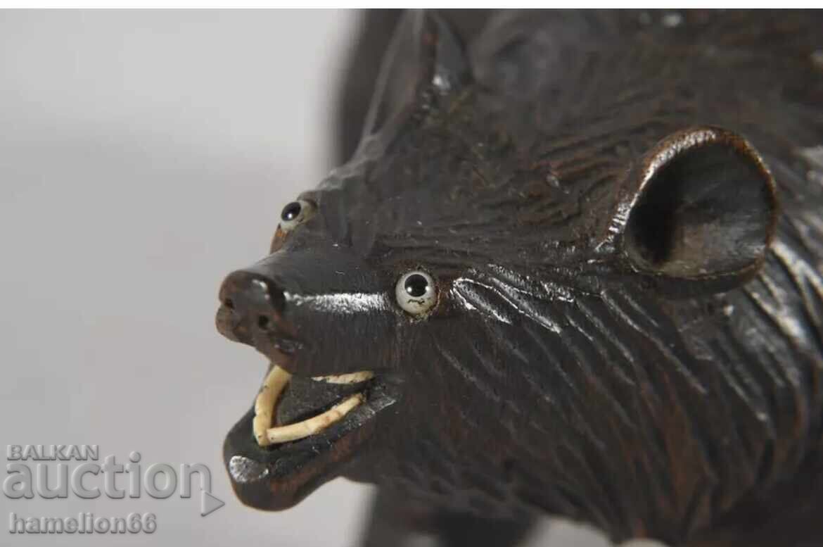 Woodcarving, old, pair of bears. Sculpture, plastic with price 180.00 BGN | € 92.03 Woodcarving, old, pair of bears. Sculpture, plastic with price 180.00 BGN | € 92.03