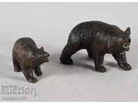 Woodcarving, old, pair of bears. Sculpture, plastic