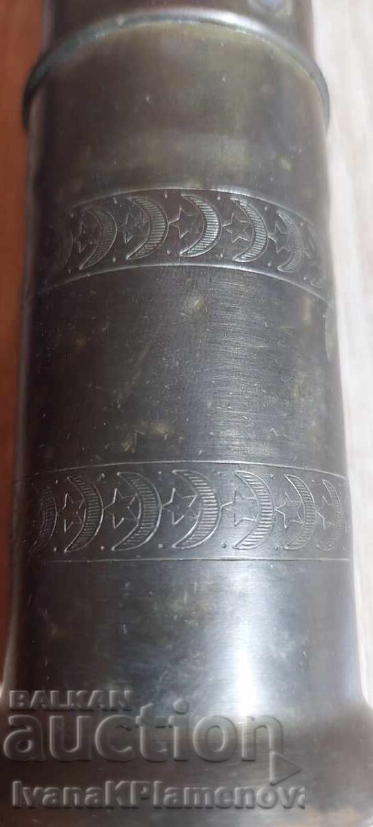 Livrarea Moara de mirodenii din alama de epocă pentru colecționari Livrarea Moara de mirodenii din alama de epocă pentru colecționari