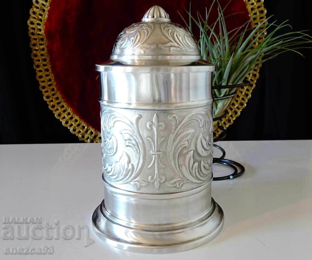 Delivery of Pewter mug, ornaments, royal lily. Delivery of Pewter mug, ornaments, royal lily.