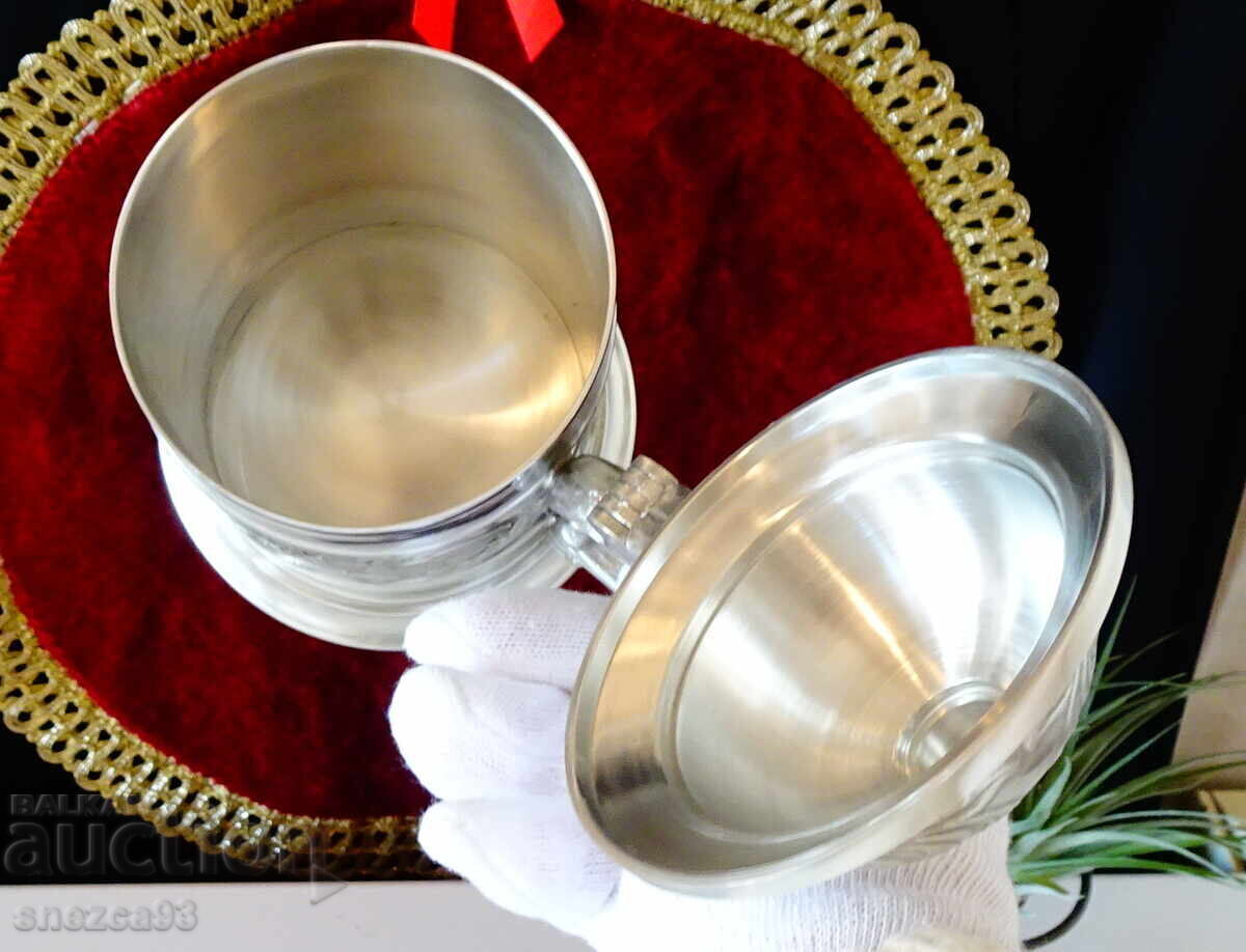 Pewter mug, ornaments, royal lily. - 6 Pewter mug, ornaments, royal lily. - 6