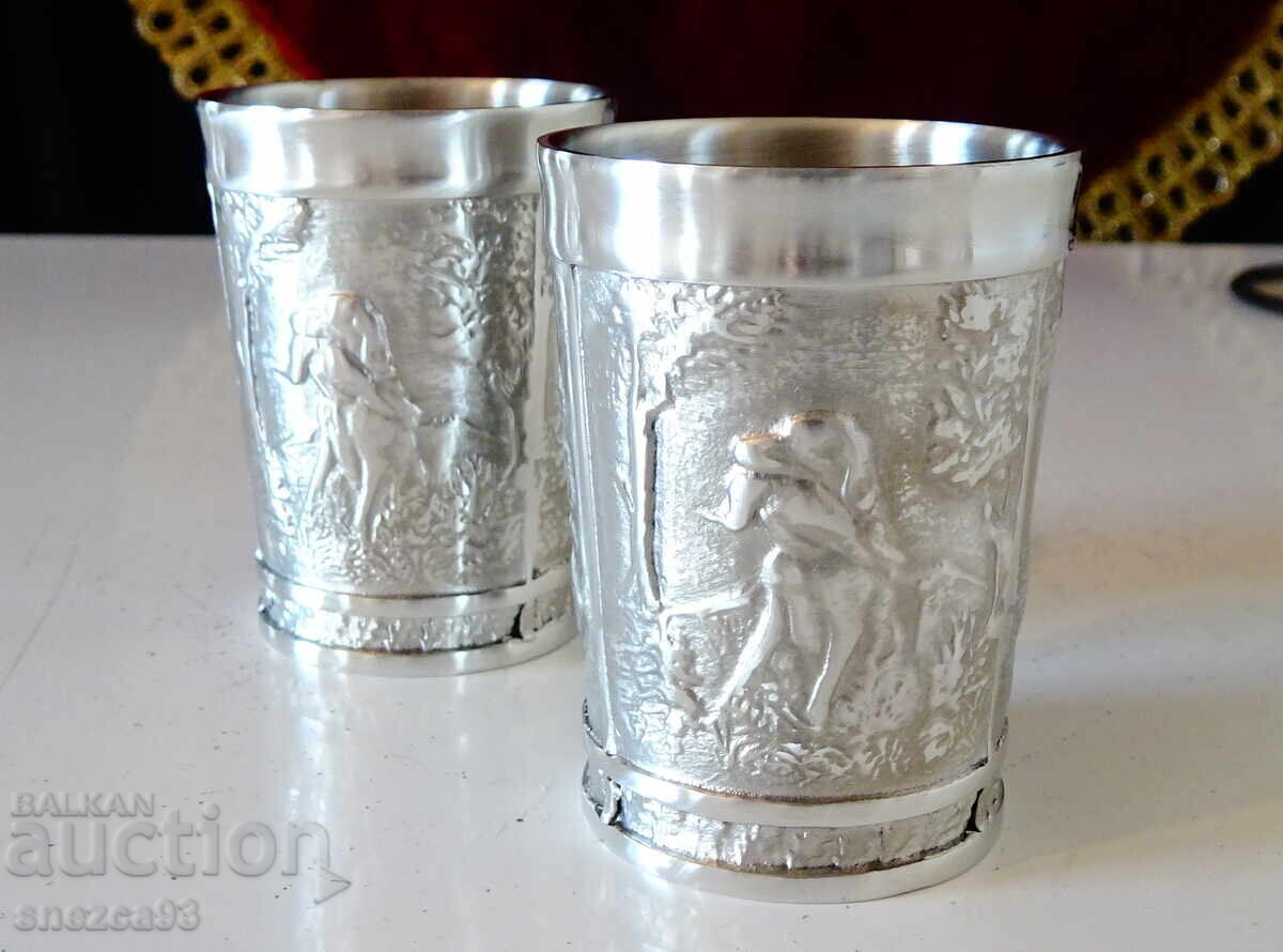 Δημοπρασία Κασσιτέρινες κούπες με Ελάφι, Σκύλο, κυνηγετικό θυρεό Δημοπρασία Κασσιτέρινες κούπες με Ελάφι, Σκύλο, κυνηγετικό θυρεό