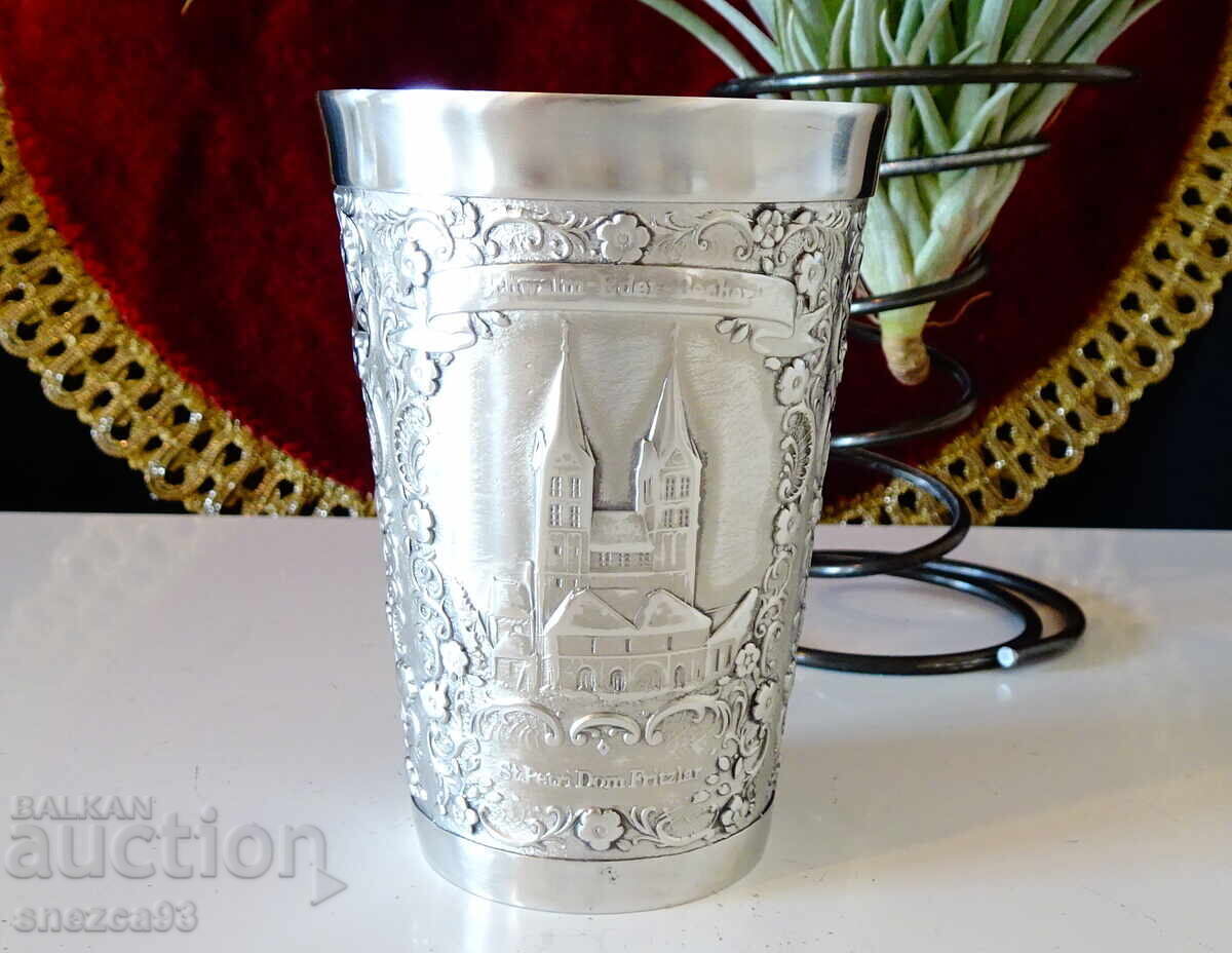 Delivery of Pewter cup Schwalm, Hesse. Delivery of Pewter cup Schwalm, Hesse.