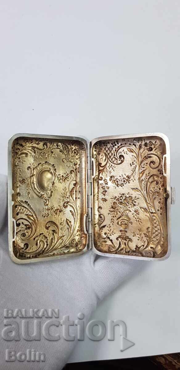 Auction Beautiful silver snuffbox, box Europe Neo-Rococo 19th century Auction Beautiful silver snuffbox, box Europe Neo-Rococo 19th century