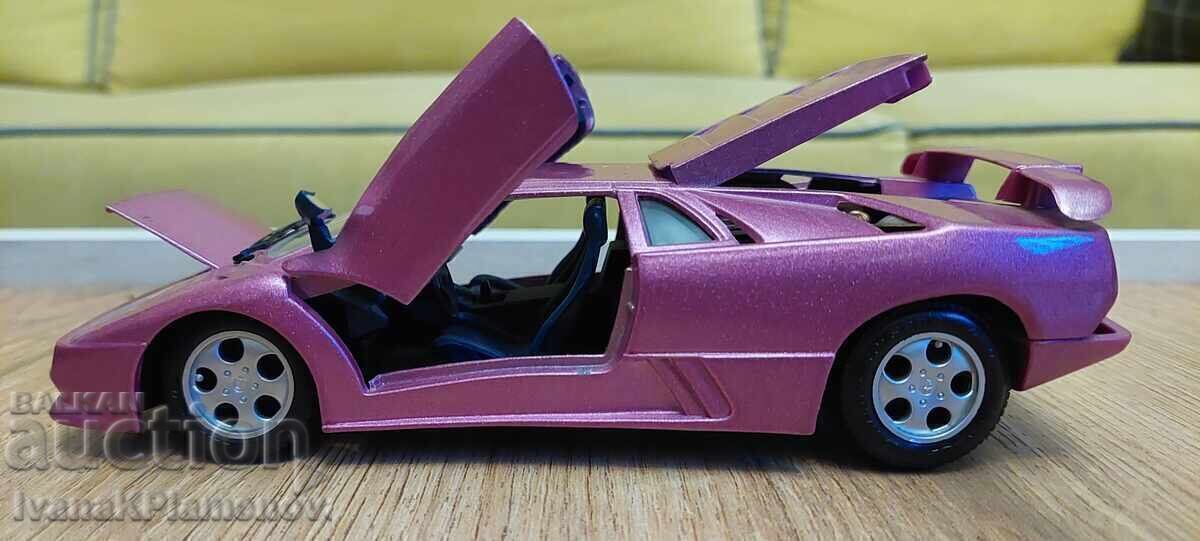 Количка метална за колекционери с цена € 24.00 | 46.94 лв.