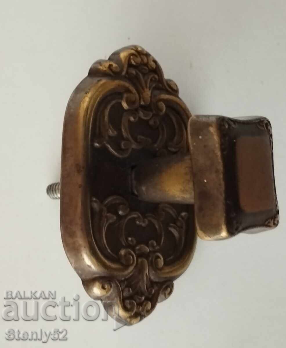 Auction 1 brass cabinet handle Auction 1 brass cabinet handle