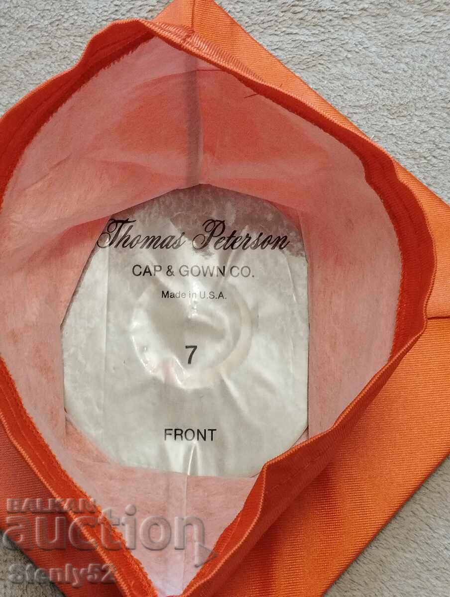 Graduation gown with cap for 12th grade graduates from USA with price 40.00 BGN | € 20.45 Graduation gown with cap for 12th grade graduates from USA with price 40.00 BGN | € 20.45