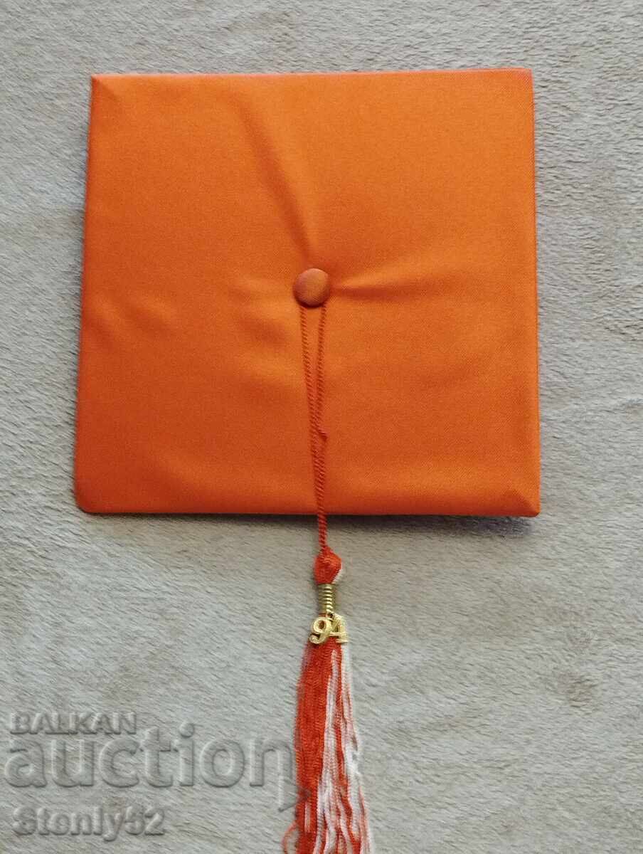 Auction Graduation gown with cap for 12th grade graduates from USA Auction Graduation gown with cap for 12th grade graduates from USA