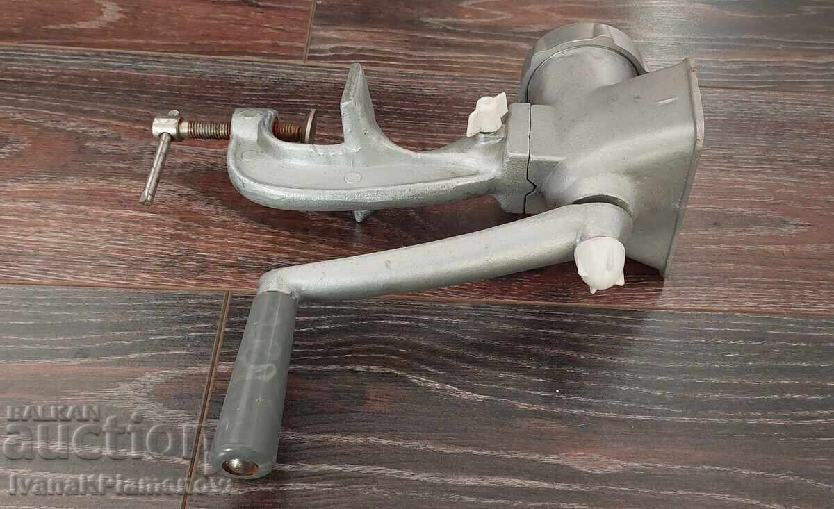 Auction New aluminum grinder from Soca Auction New aluminum grinder from Soca