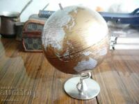 Globe