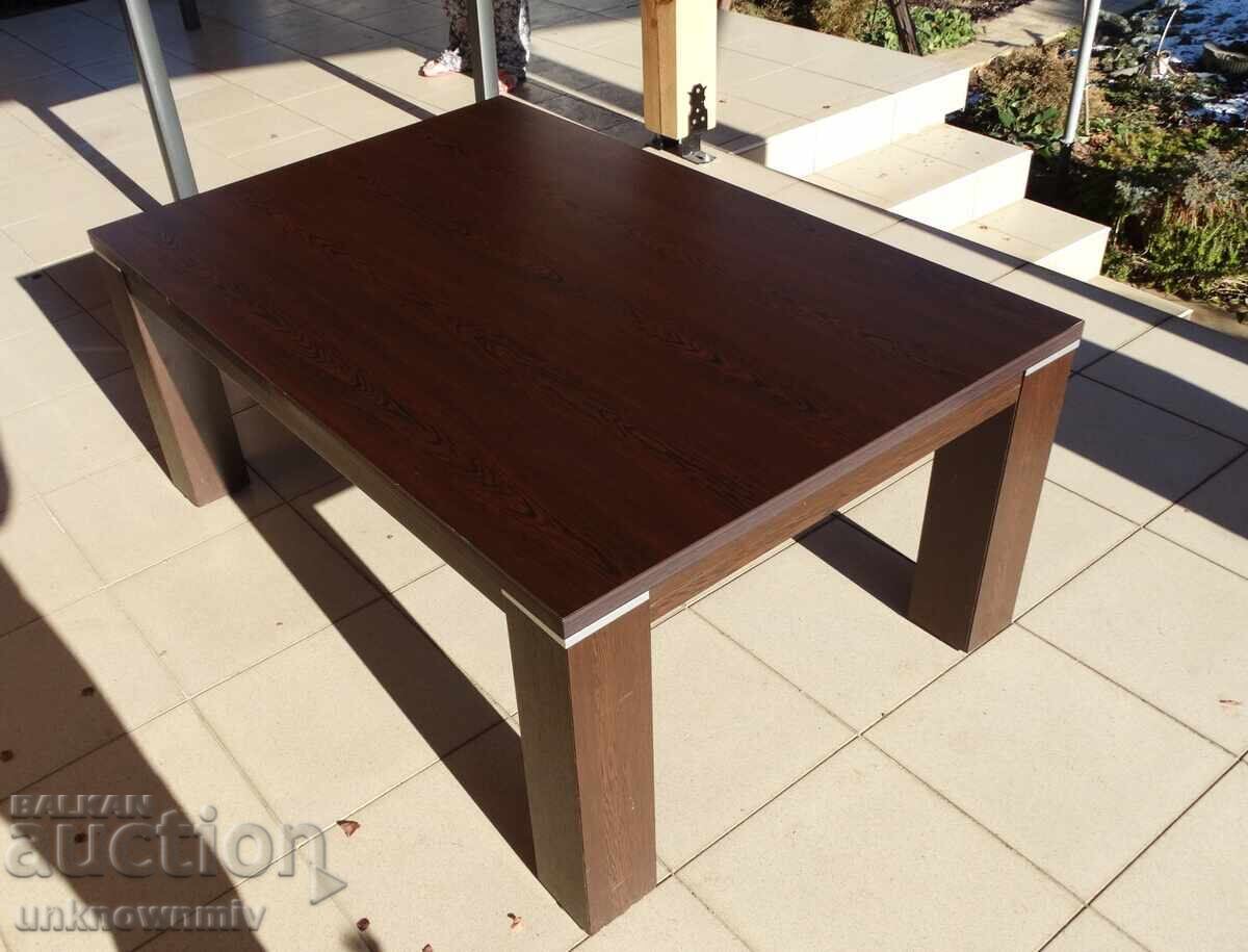 Τραπεζάκι σαλονιού με τιμή 80.00 BGN | € 40.90