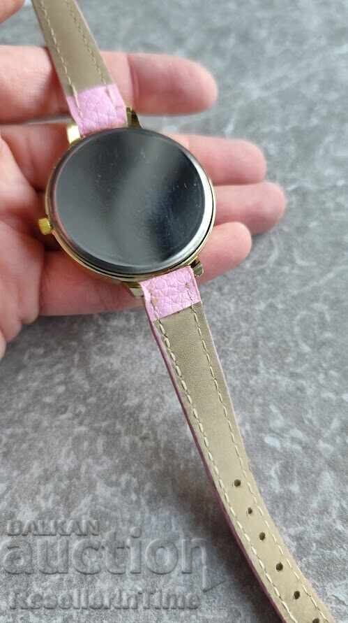 Licitație Ceas inimă nou, roz