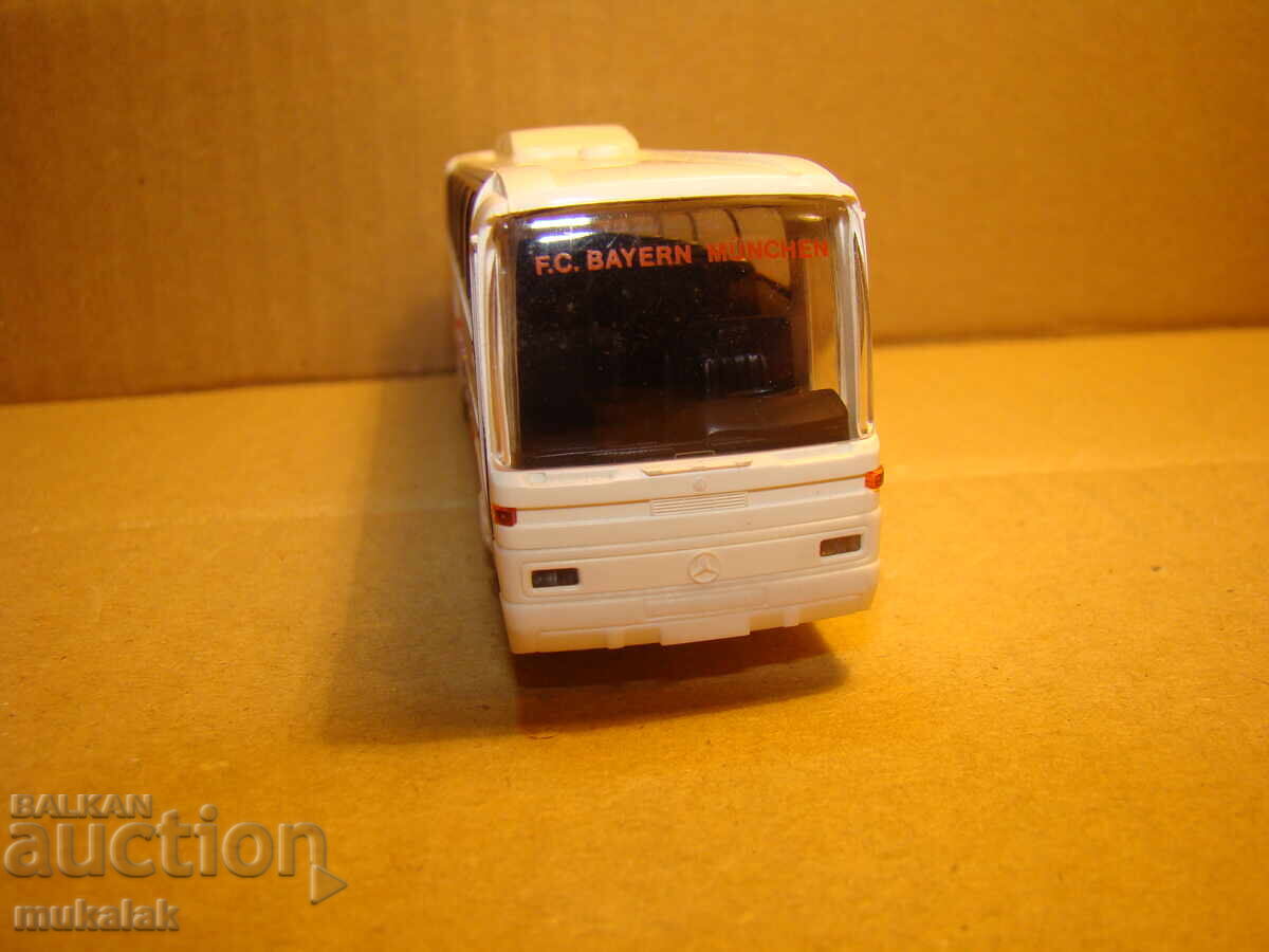 Auction RIETZE H0 1/87 MERCEDES BENZ MODEL TROLLEY BUS Auction RIETZE H0 1/87 MERCEDES BENZ MODEL TROLLEY BUS